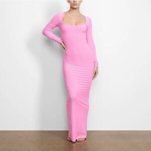 NWOT Skims Pink Long Sleeve maxi dress M
